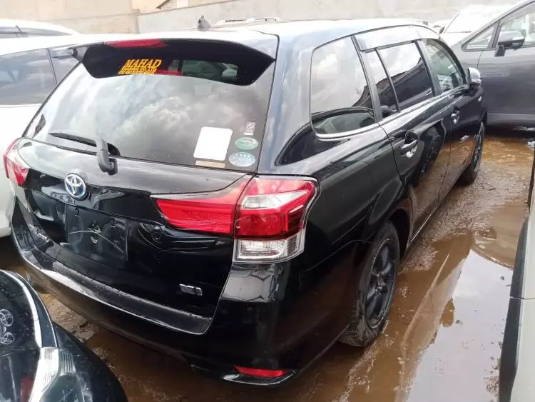 Toyota Fielder hybrid