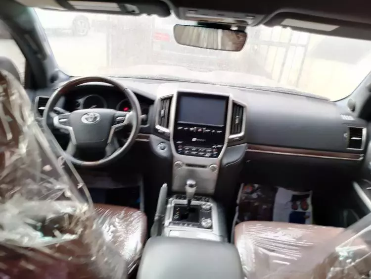 Toyota Land Cruiser V8