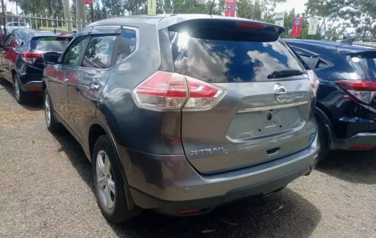 Nissan X-TRAIL