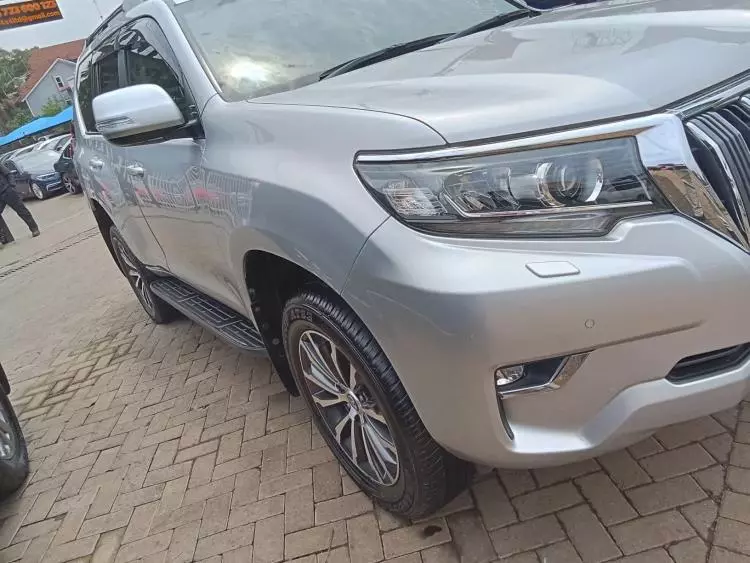 Toyota Land Cruiser Prado TX L