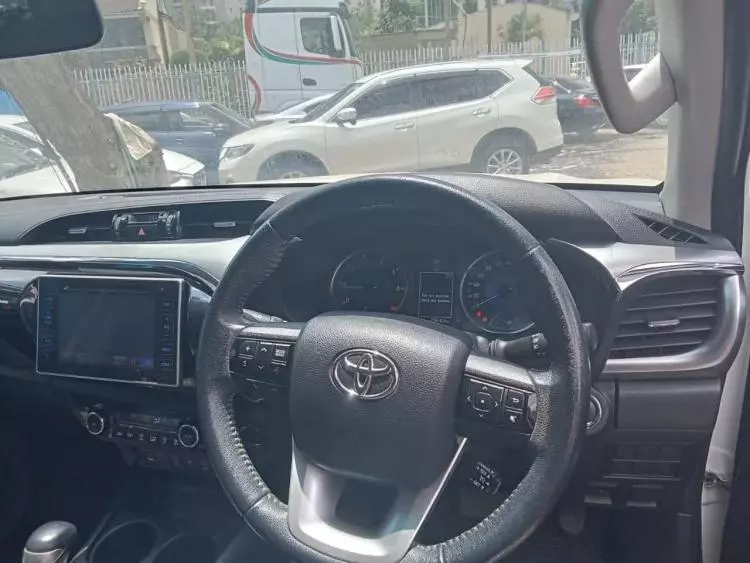 Toyota Hilux Revo
