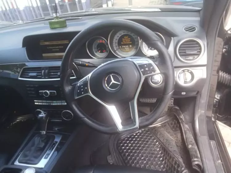 Mercedes-Benz C200