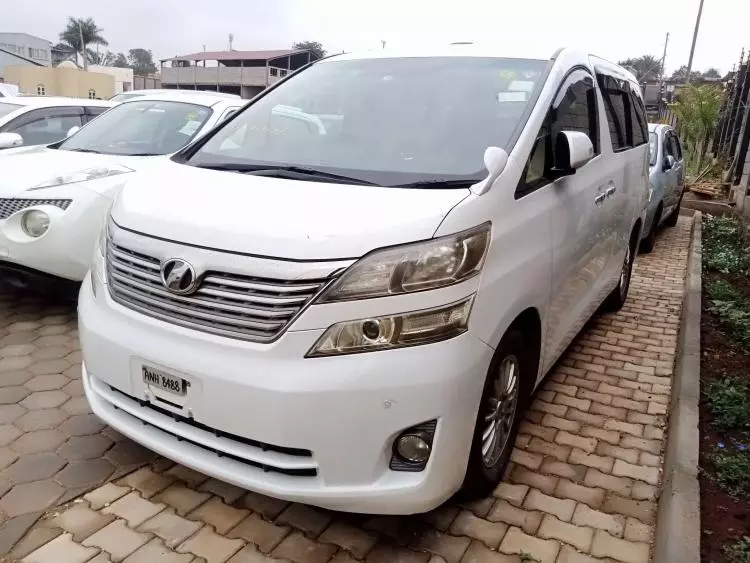 Toyota Vellfire 