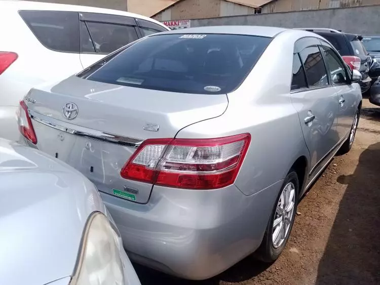 Toyota Premio
