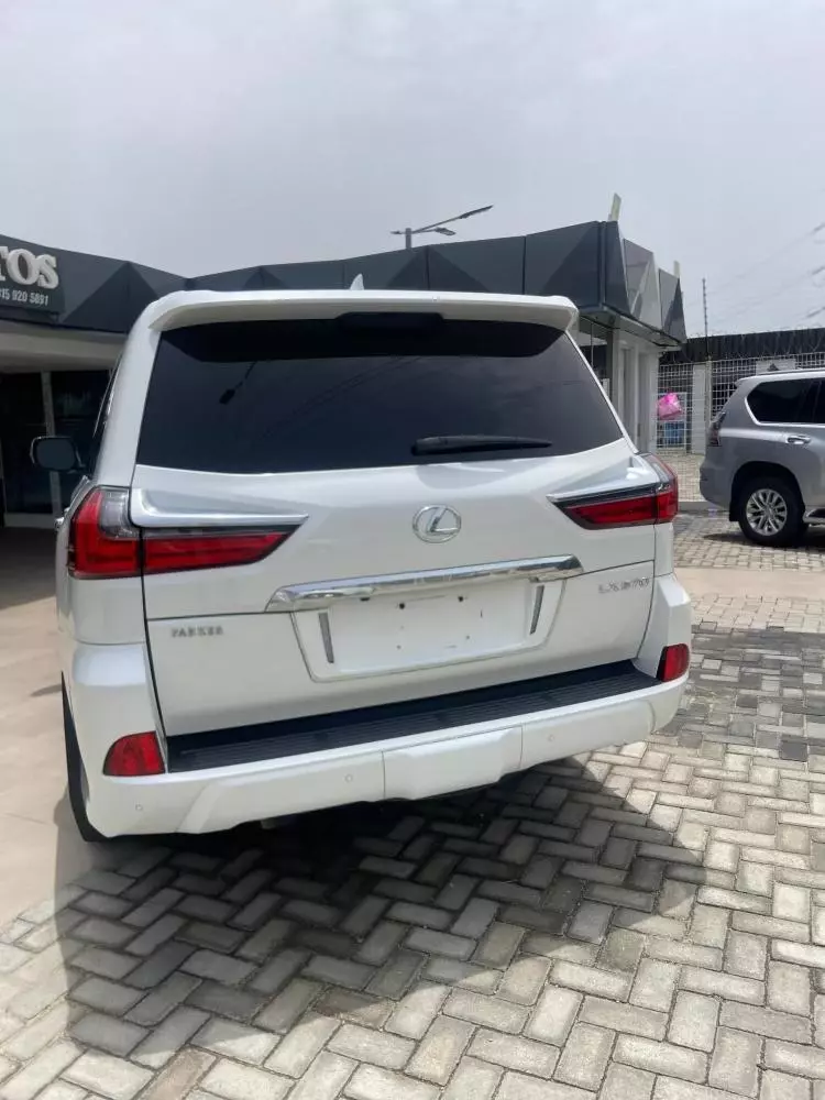 Lexus LX 570