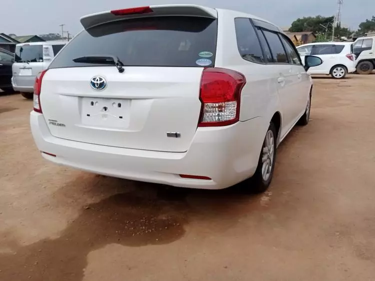 Toyota Fielder hybrid