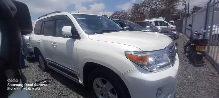 Toyota Landcruiser  V8