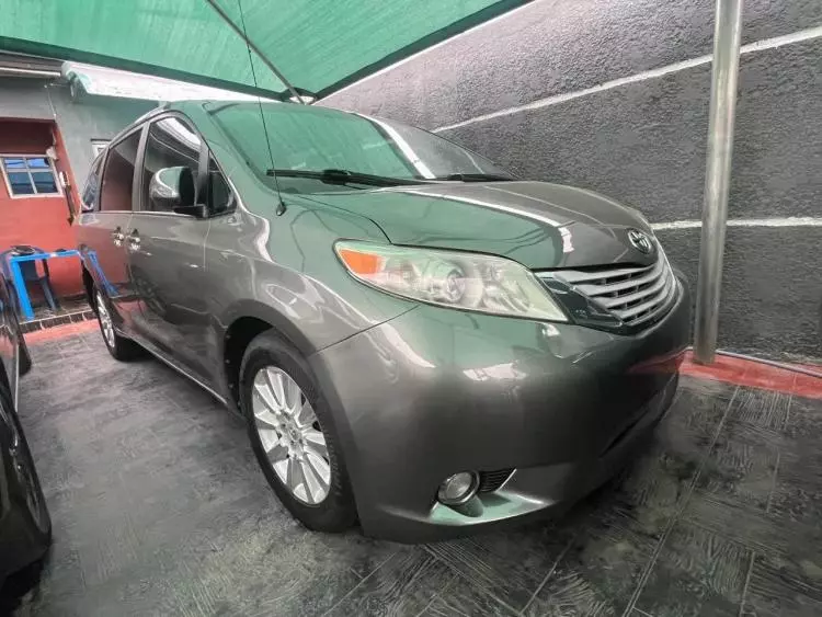 Toyota Sienna