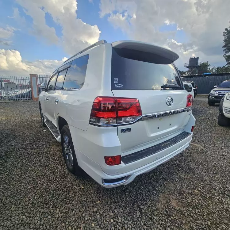 Toyota Landcruiser  V8
