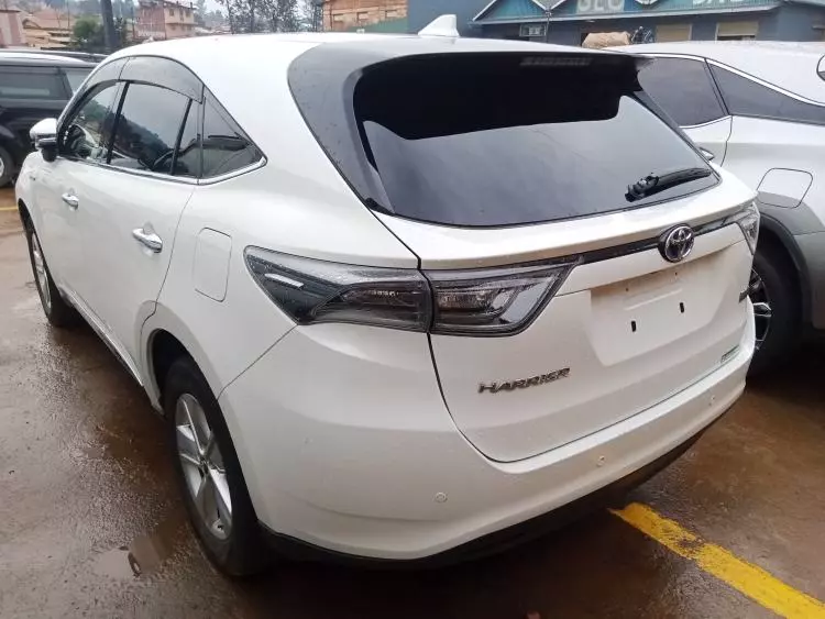 Toyota Harrier hybrid