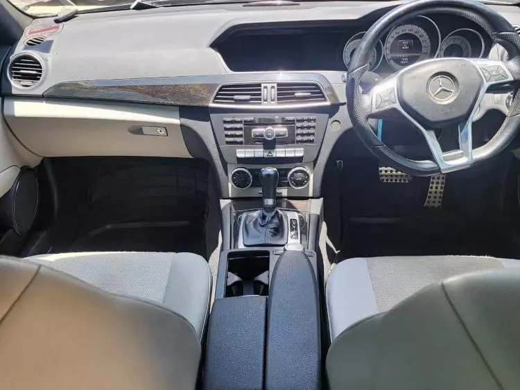 Mercedes-Benz C200