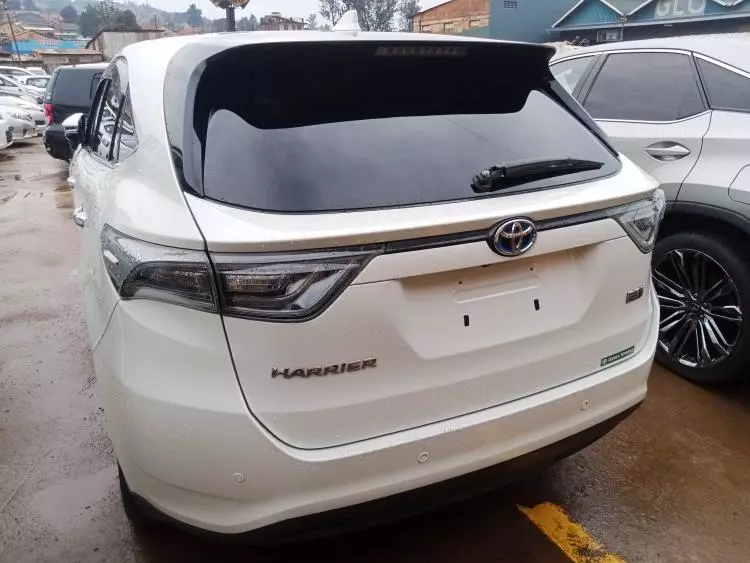 Toyota Harrier hybrid