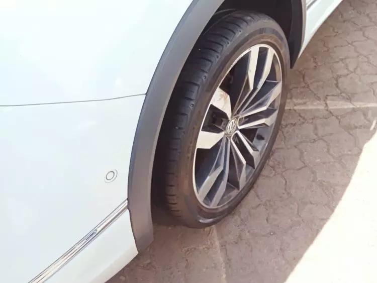 VOLKSWAGEN Tiguan allspace