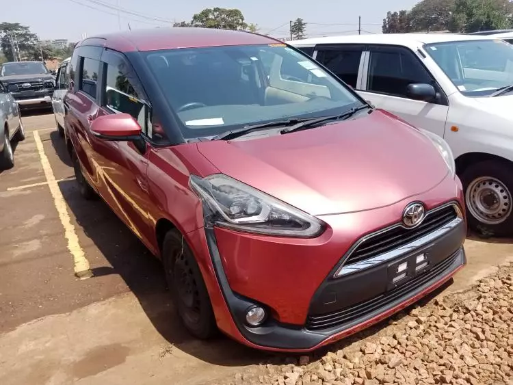 Toyota Sienta