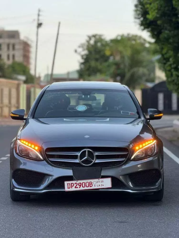 Mercedes-Benz C 300