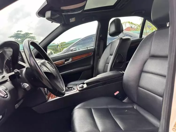 Mercedes-Benz C 300