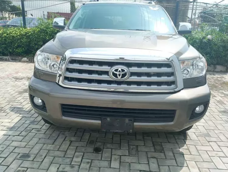Toyota Sequoia