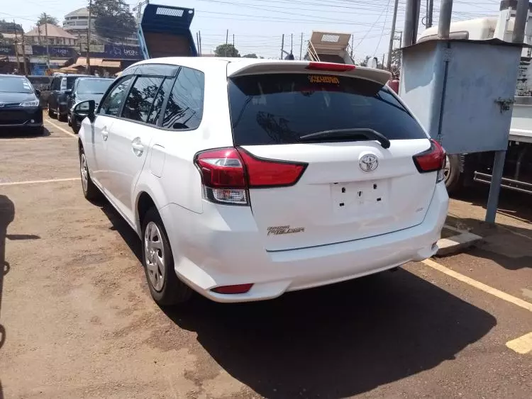 Toyota Fielder 