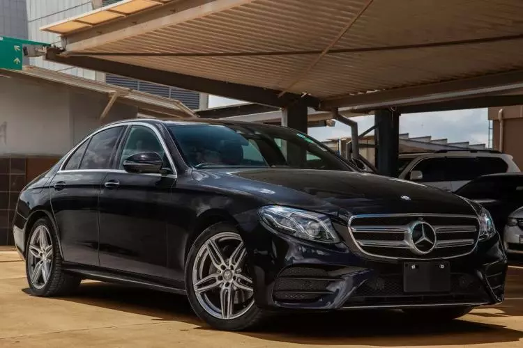 Mercedes-Benz E 200