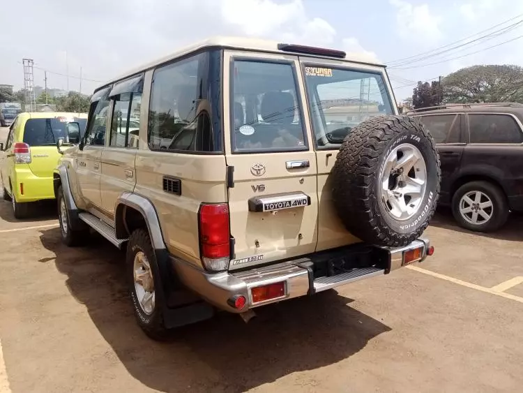 Toyota Land Cruiser