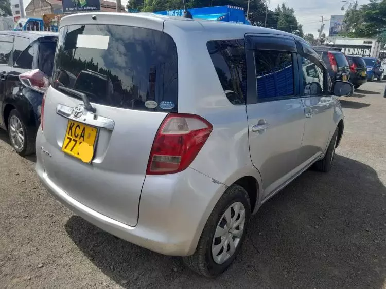 Toyota Ractis
