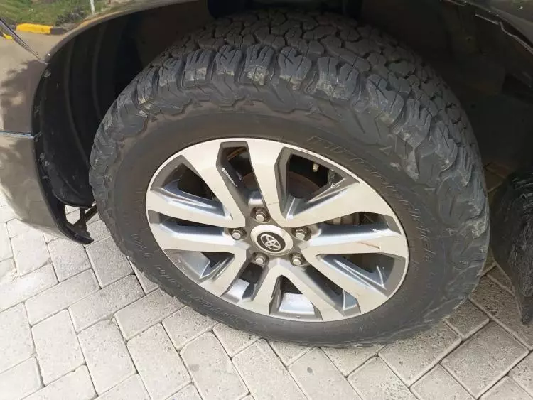 Toyota Landcruiser  V8