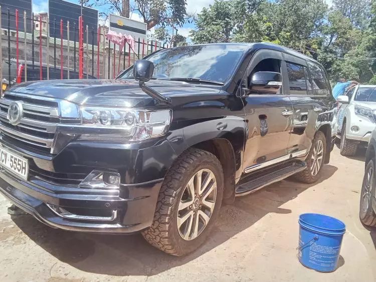 Toyota Land Cruiser V8