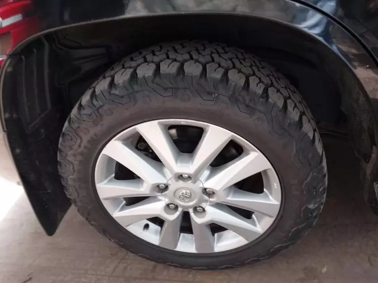Toyota Landcruiser  V8