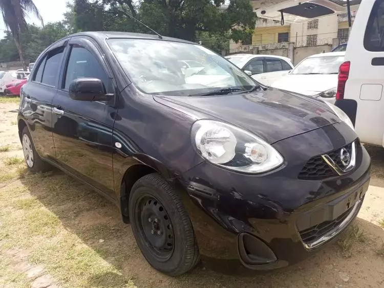 Nissan March 