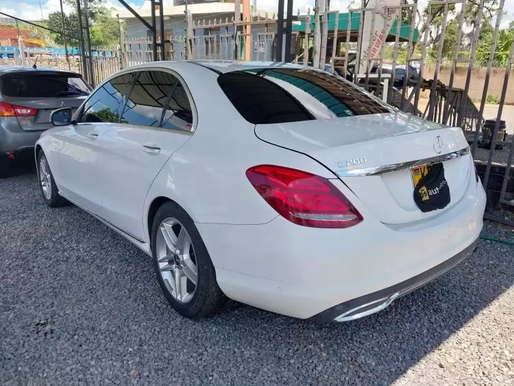 Mercedes-Benz C 200
