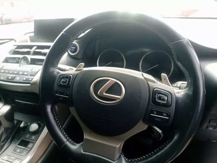 Lexus NX300h Hybrid