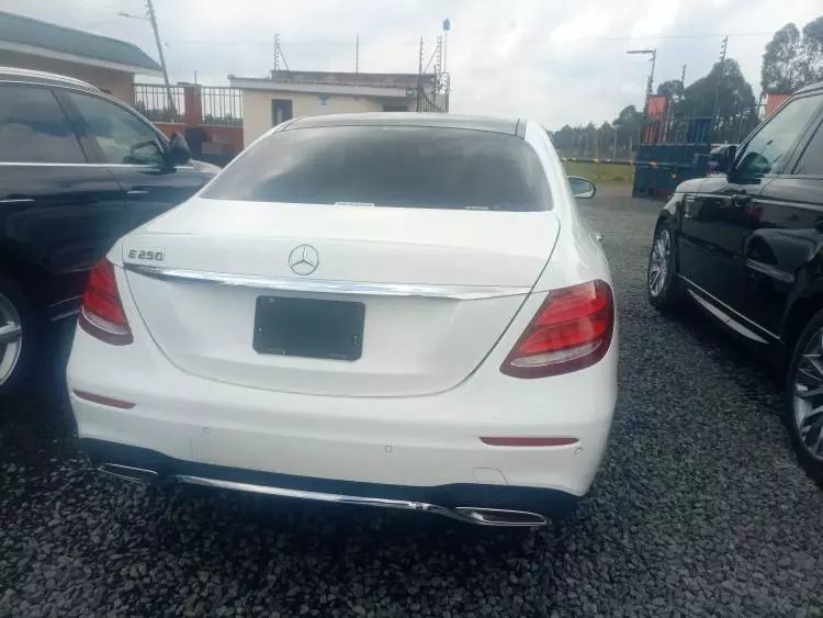Mercedes-Benz E250