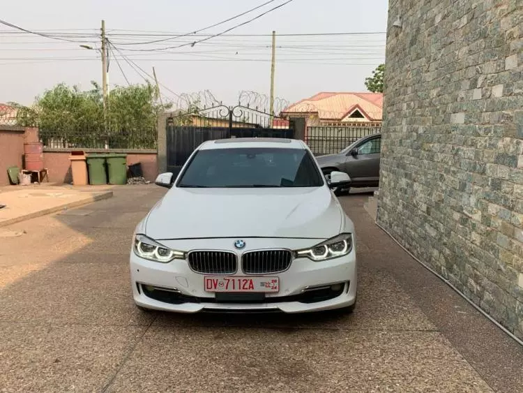 BMW 330i