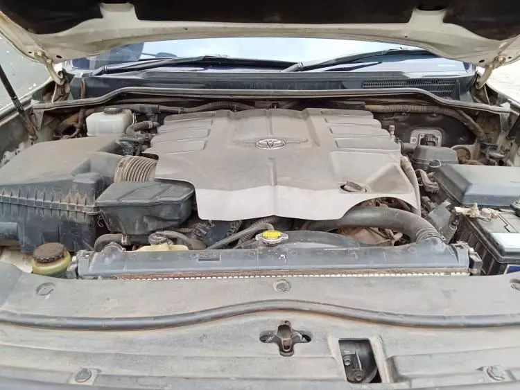 Toyota Landcruiser  V8