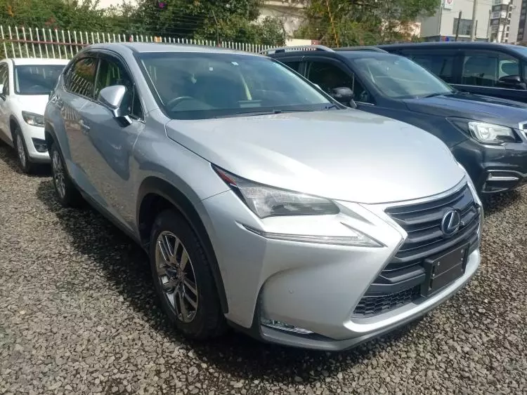 Lexus NX300h Hybrid