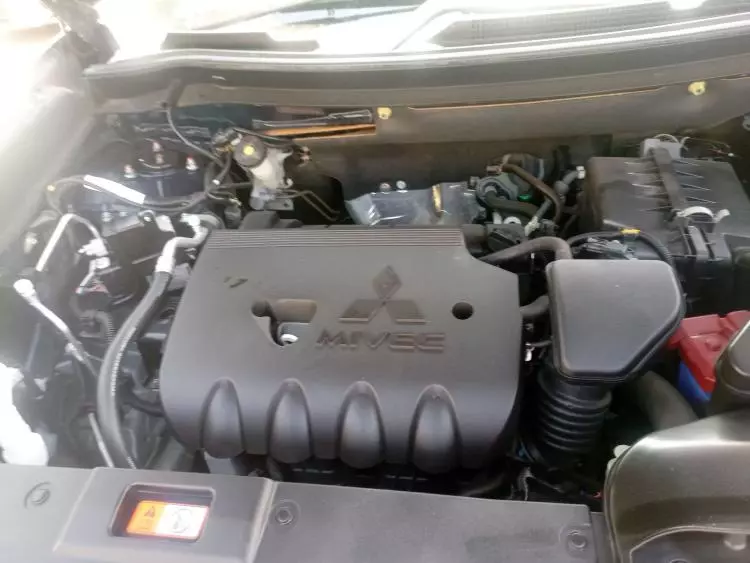 Mitsubishi OUTLANDER