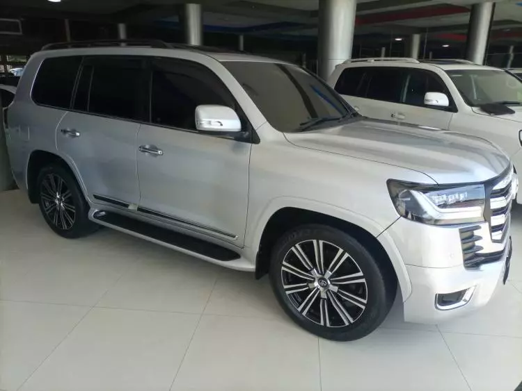 Toyota Landcruiser ZX