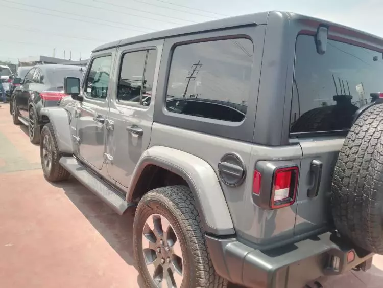 JEEP Wrangler Sahara