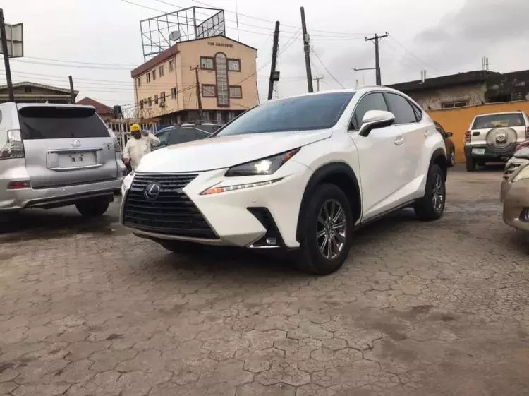 Lexus NX 300