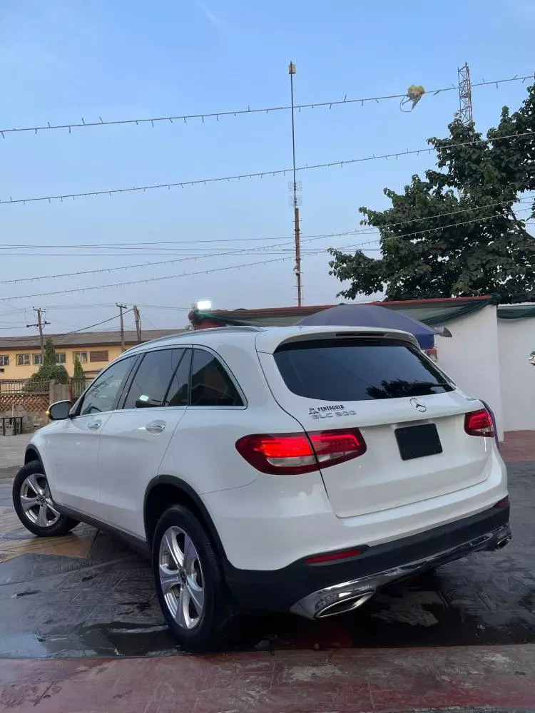 Mercedes-Benz GLC 300