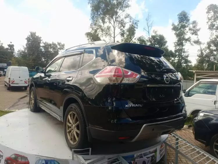 Nissan X-TRAIL