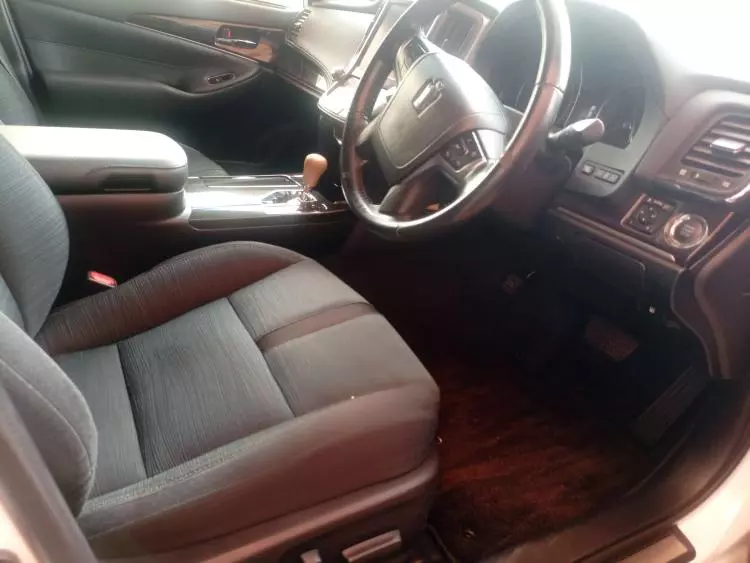 Toyota Crown Athlete