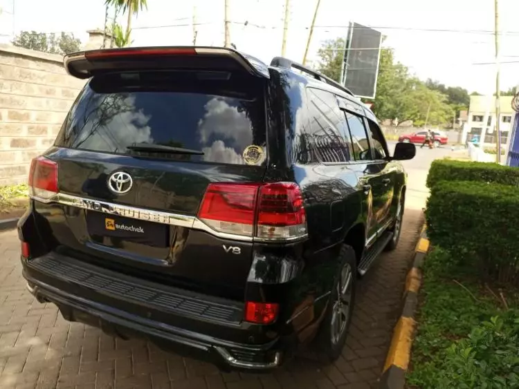Toyota Landcruiser  V8