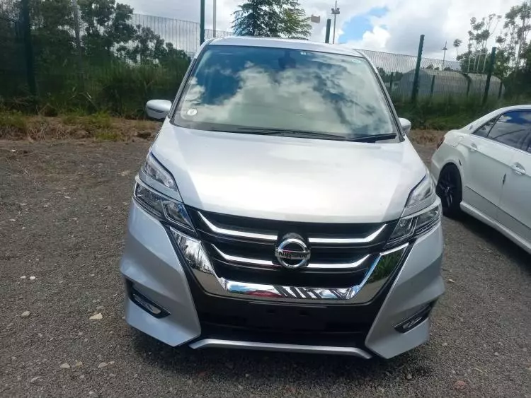 Nissan Serena Hybrid 