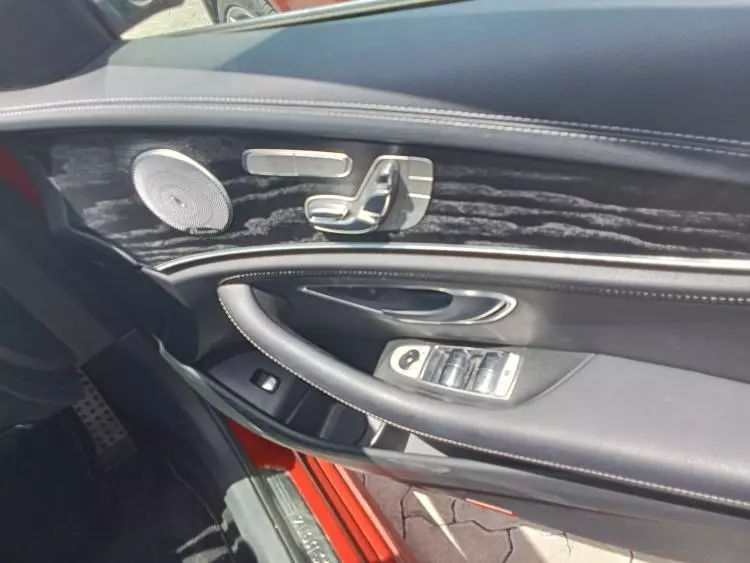 Mercedes-Benz E 200