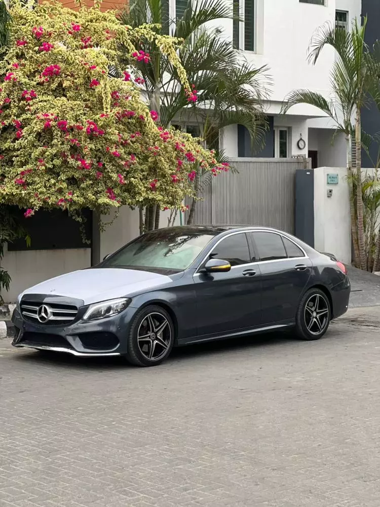 Mercedes-Benz C 300