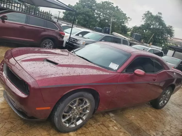 Dodge Challenger