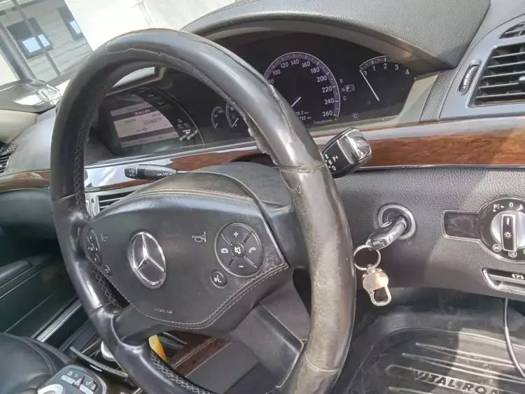 Mercedes-Benz S 300