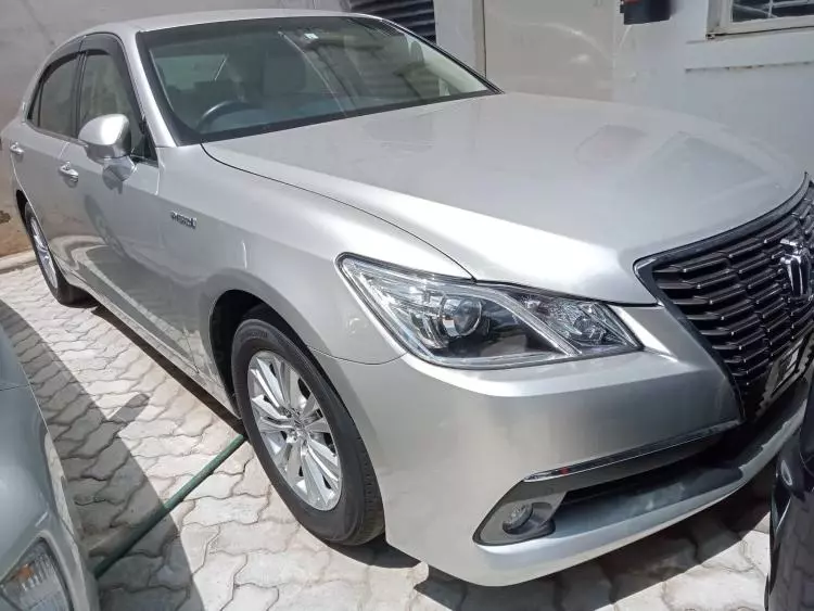 Toyota Crown Athlete 