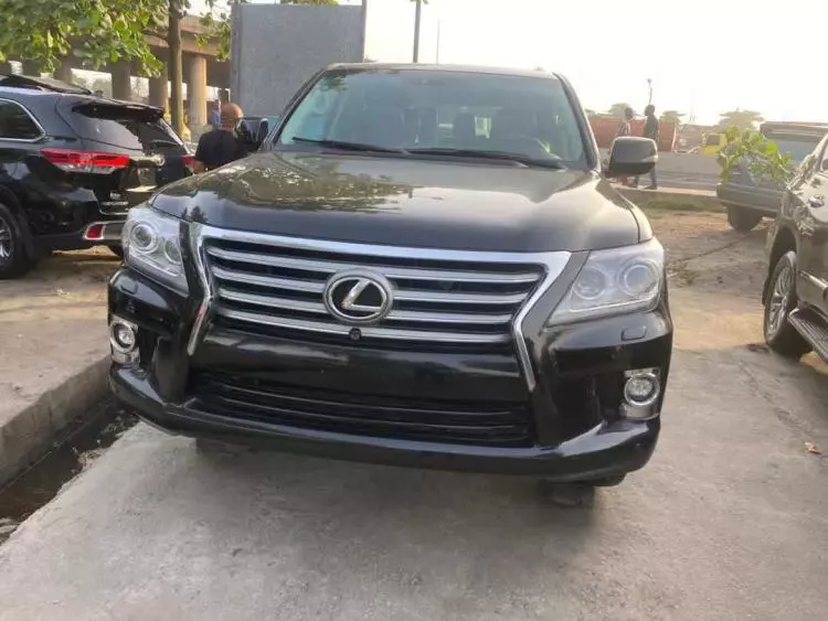 Lexus LX 570